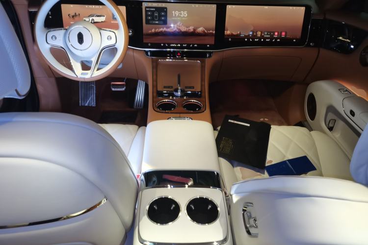 Used Hima S800 2025 Model, Range-Extended Starlight Premium Edition, 5 Seats Center Console