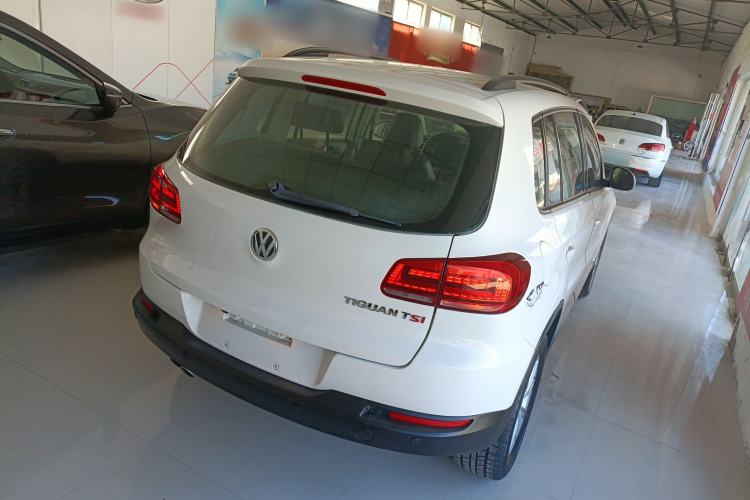 Used Volkswagen Tiguan 2015 1.8TSI Automatic Two-Wheel Drive Comfort Edition Rear Right 45 Deg
