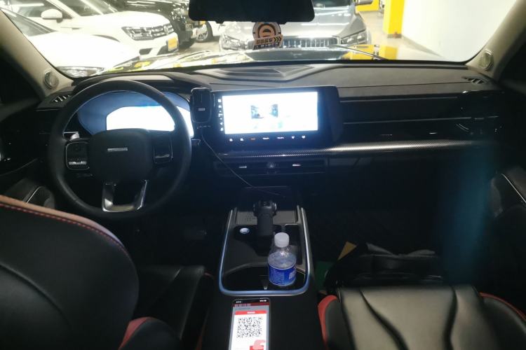 Used Haval X DOG 2022 1.5T DCT Two-Wheel Drive Trendy Edition Center Console