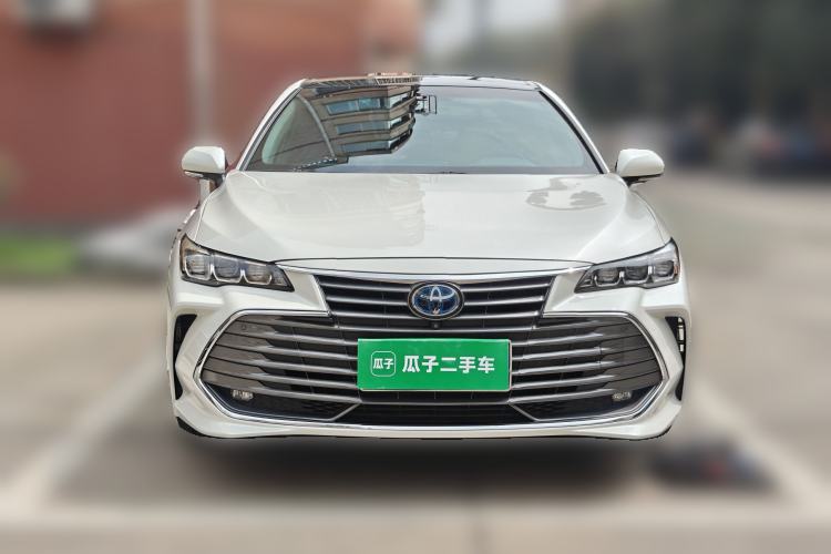 Used Toyota Avalon 2019 Dual-Engine 2.5L XLE Prestige Version China VI Standard
