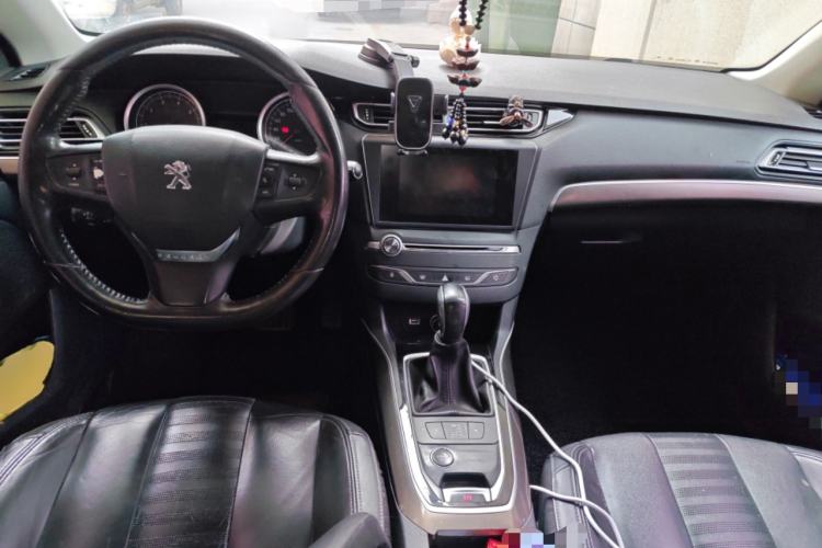 Used Peugeot 408 2014 1.6T Automatic Prestige Edition Center Console