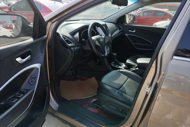 Used Hyundai Santa Fe 2013 2.4L Automatic Two-Wheel Drive Smart Version