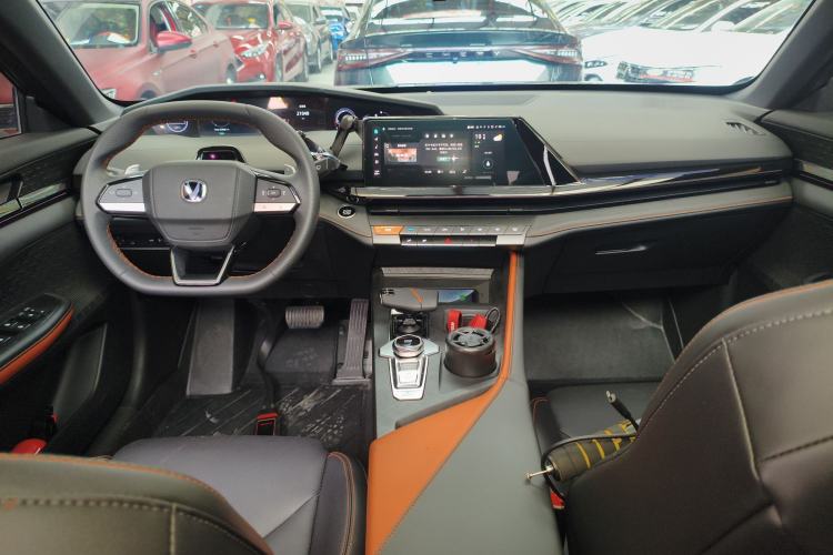 Used CHANGAN UNI-V 2022 1.5T Prestige Version
