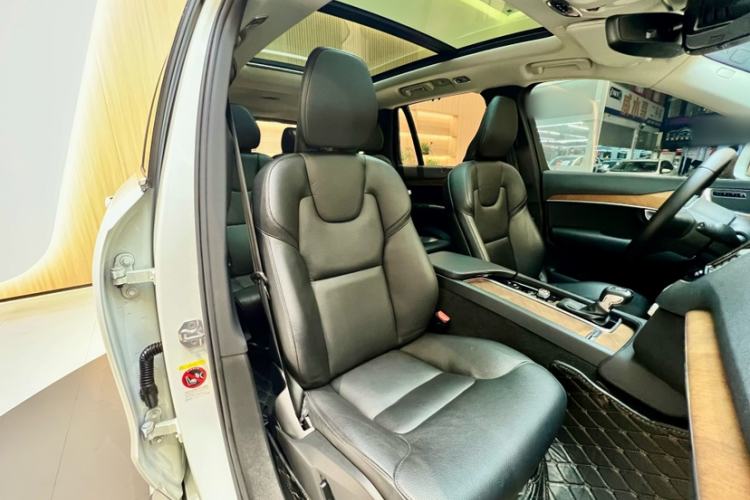 Used Volvo XC90 2019 T6 Zhiyi Edition 7-Seater China VI Standard