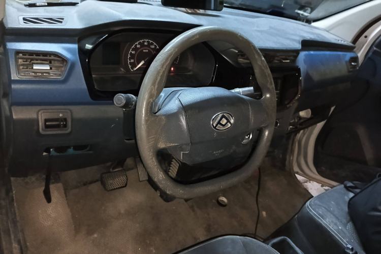 Used SAIC MAXUS EV30 2019 City Logistics Vehicle Fast Delivery Version Long Wheelbase Mengguli 35 kWh