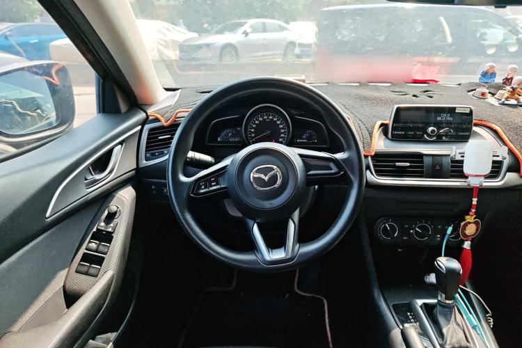 Used Mazda 3 Axela 2017 Sedan 1.5L Automatic Comfort Model Emission Standard China V Steering Wheel