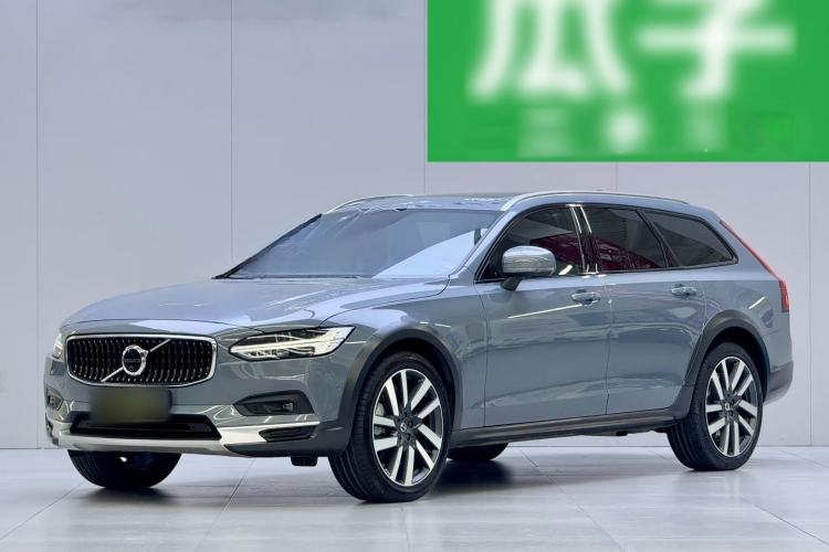 Used Volvo V90 2022 Cross Country B5 AWD Prestige Edition