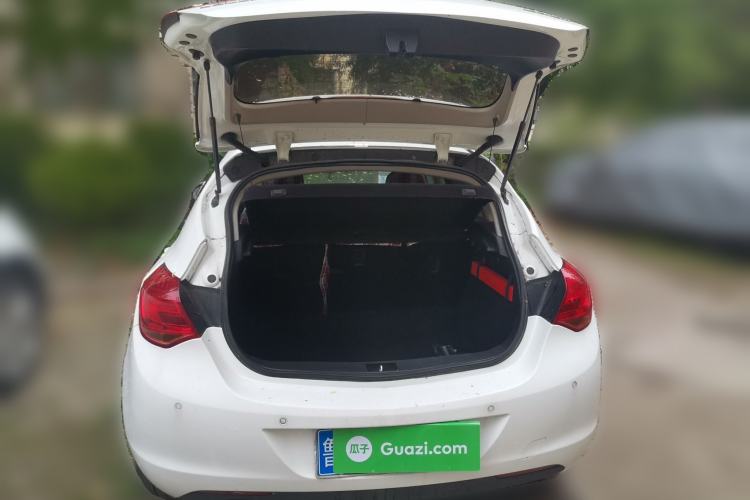 Used Buick GT 2012 XT 1.6T Fashion Sport Edition Trunk