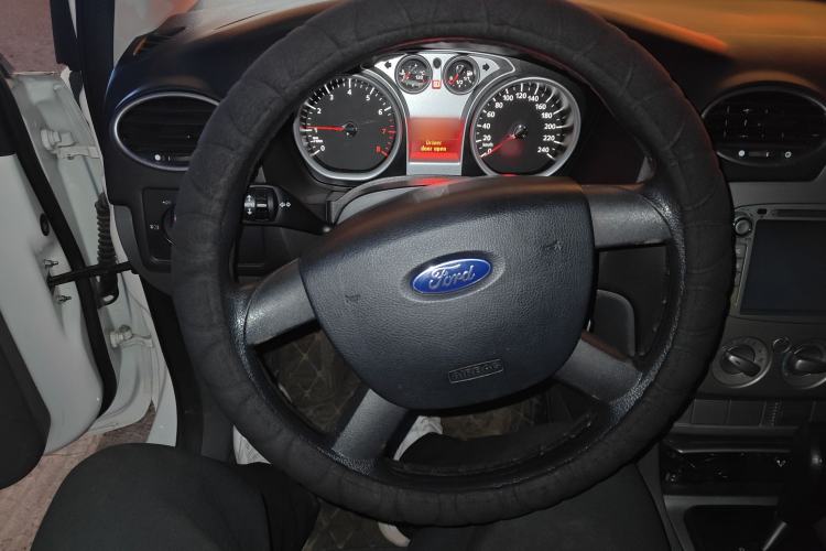 Used Ford Focus 2013 Hatchback Classic 1.8L Automatic Base Model Steering Wheel