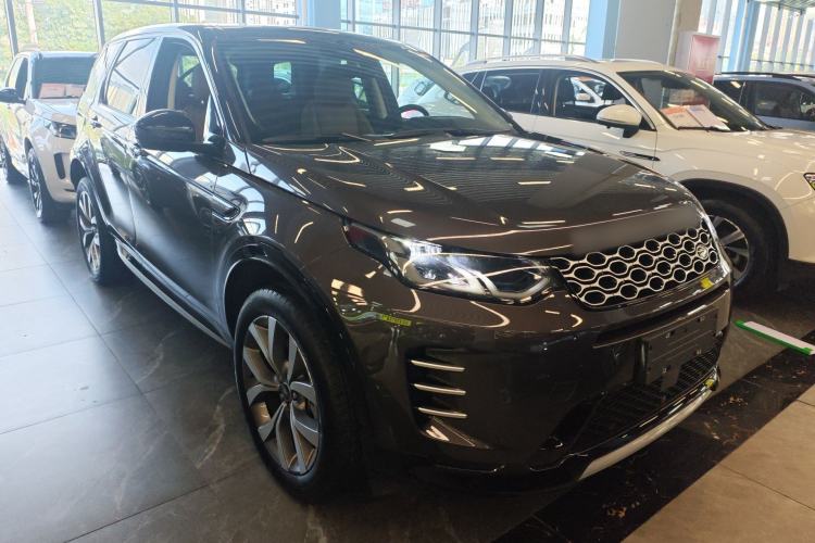 Used Land Rover Discovery Sport 2024 Luxury Custom Edition Front Right 45 Deg