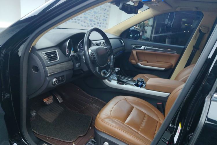 Used Haval H8 2015 2.0T Four-Wheel Drive Luxury Model