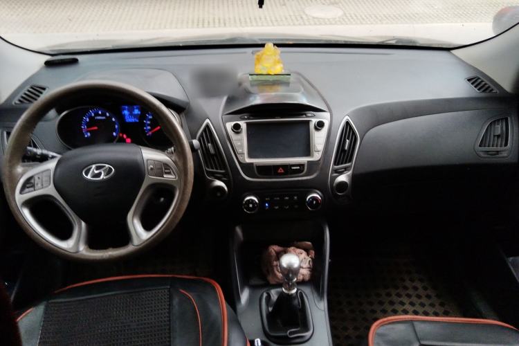 Used Hyundai ix35 2010 2.0L Manual Two-Wheel Drive New Edition GL
