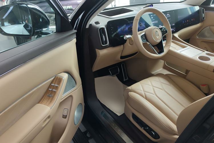 Used Hima AITO M8 2025 Extended-Range Ultra Version 53.4 kWh 6-Seater Edition Driver Seat