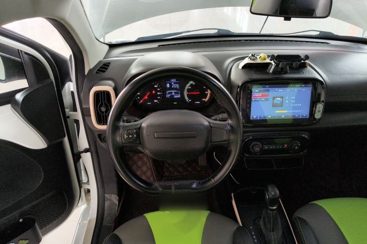 Used Roewe Clever 2021 302 km New Four-Seater Super-Efficient Version
