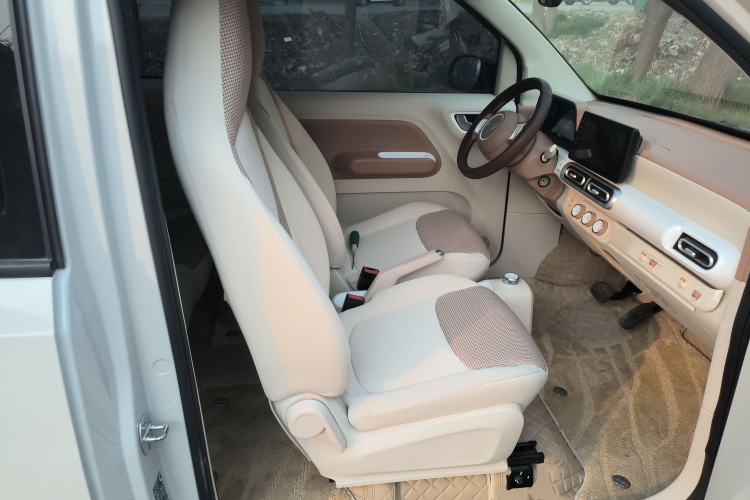 Used Wuling Hongguang MINIEV 2024 3rd Generation 215km Youth Edition Right Front Seat