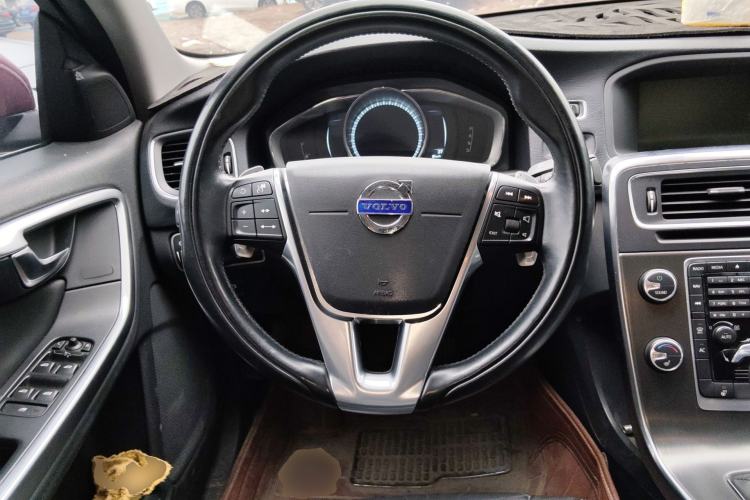 Used Volvo S60 2014 S60L T5 Smart Upgrade Edition Steering Wheel