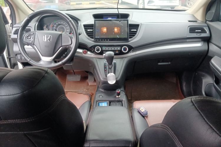 Used Honda CR-V 2015 2.0L two-wheel drive Fashion Edition Center Console