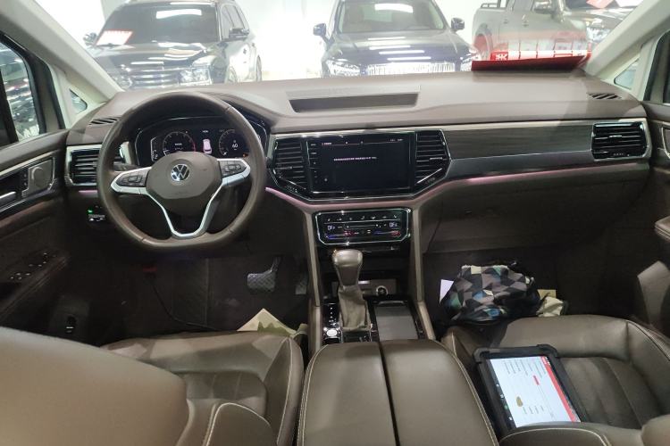Used Volkswagen Viloran 2020 330TSI Luxury Edition
