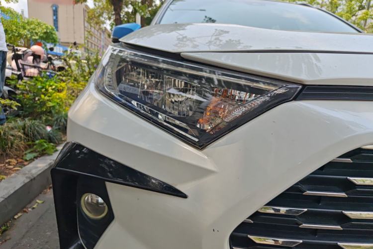 Used Toyota RAV4 2020 2.0L CVT 4x4 Trend Edition Right Front Headlight