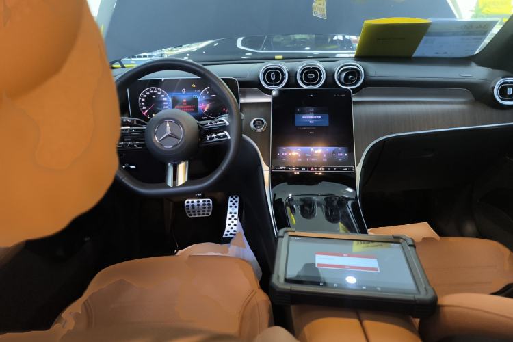 Used Mercedes-Benz GLC 2024 Refreshed GLC 300 L 4MATIC Dynamic Version 5 Seats