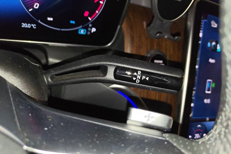 Used Mercedes-Benz GLC 2023 GLC 300 L 4MATIC Dynamic Edition 5-seater Gear Lever