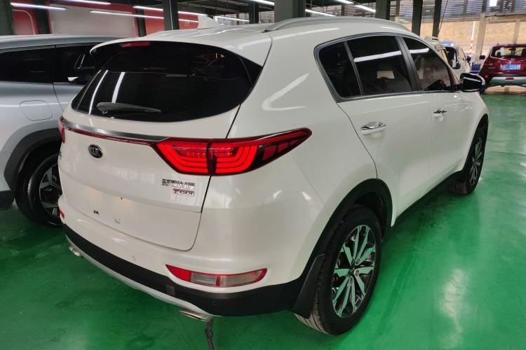 Used Kia KX5 2017 1.6T Automatic Two-Wheel Drive 15th Anniversary Special Edition DLX Exterior 5