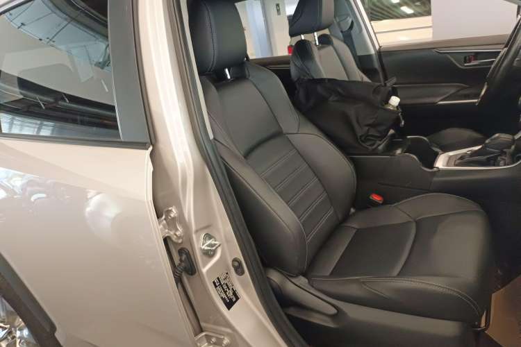 Used Toyota Wildlander 2020 Dual-Motor 2.5L E-CVT Four-Wheel Drive Luxury Edition
