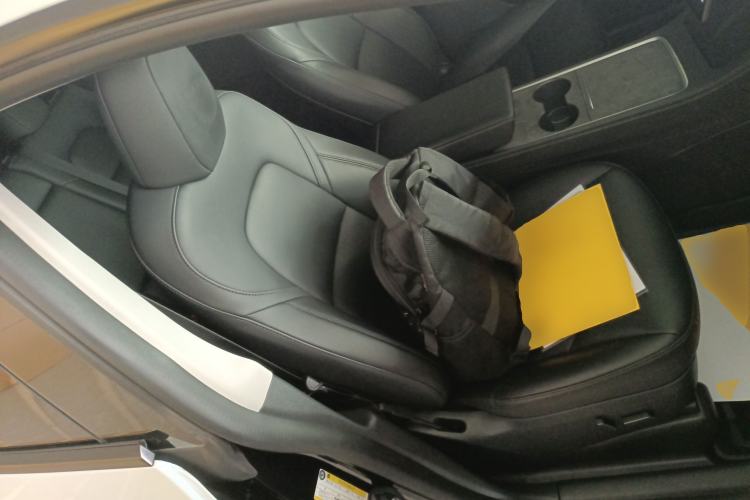 Used Tesla Model Y 2023 Rear-Wheel-Drive Version Right Front Seat