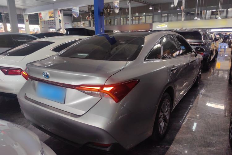 Used Toyota Avalon 2019 Dual-Engine 2.5L Luxury Edition China VI Standard