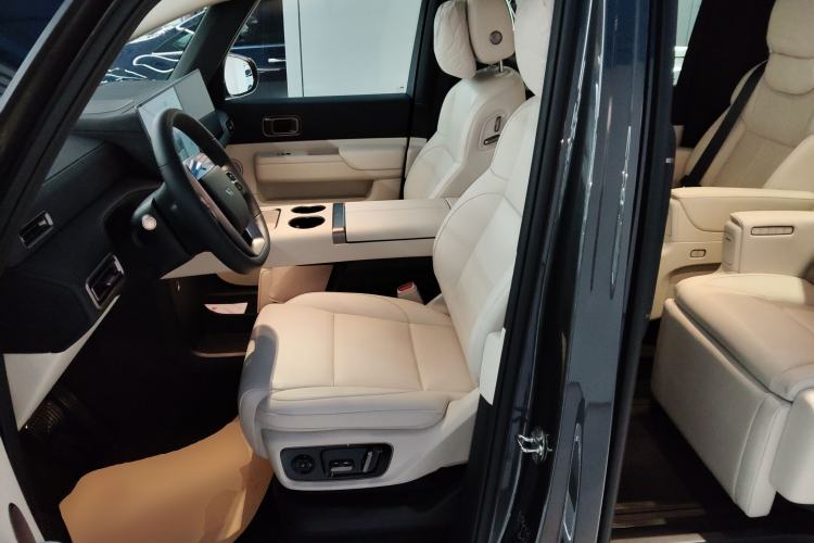 Used Li Auto MEGA 2025 Home Family Special Edition