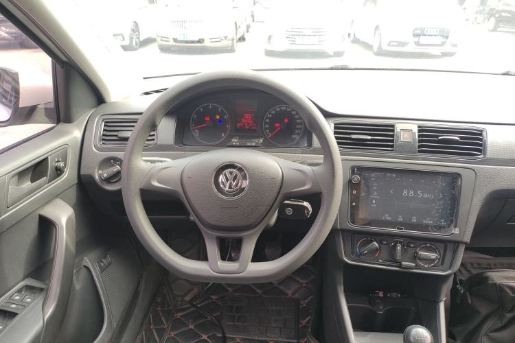 Used Volkswagen Santana 2016 1.6L Manual Fashion Edition
