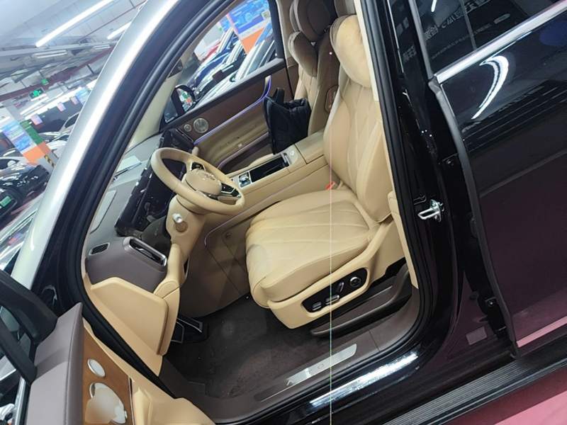 Used Hima AITO M9 2025 Extended-Range Max Version 52 kWh 6-Seater Edition — 14