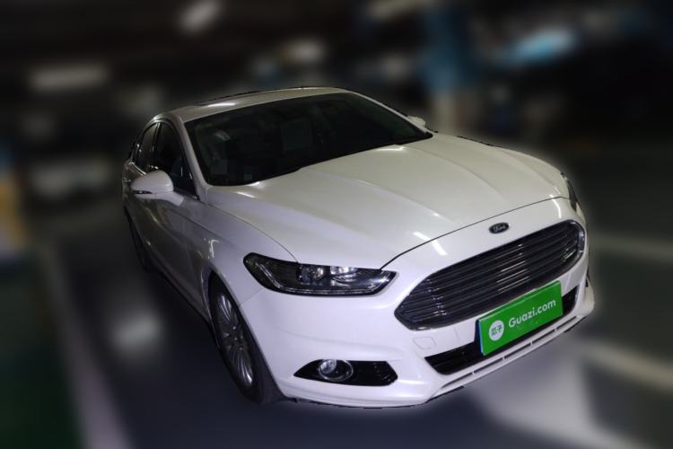 Used Ford Mondeo 2013 2.0L GTDi 200 Luxury Model Front Right 45 Deg