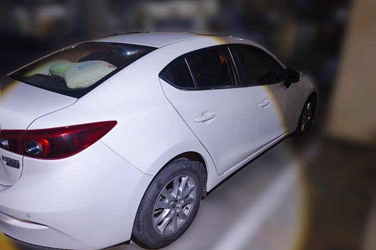 Used Mazda 3 Axela 2019 Cloud-Controlled Sedan 1.5L Automatic Luxury Model China VI Standard
