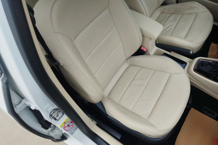 Used Volkswagen Lavida 2013 1.4TSI DSG Comfort Edition Right Front Seat