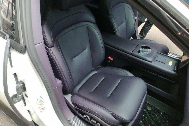 Used Avatr 06 2025 Max Extended-Range Edition Right Front Seat