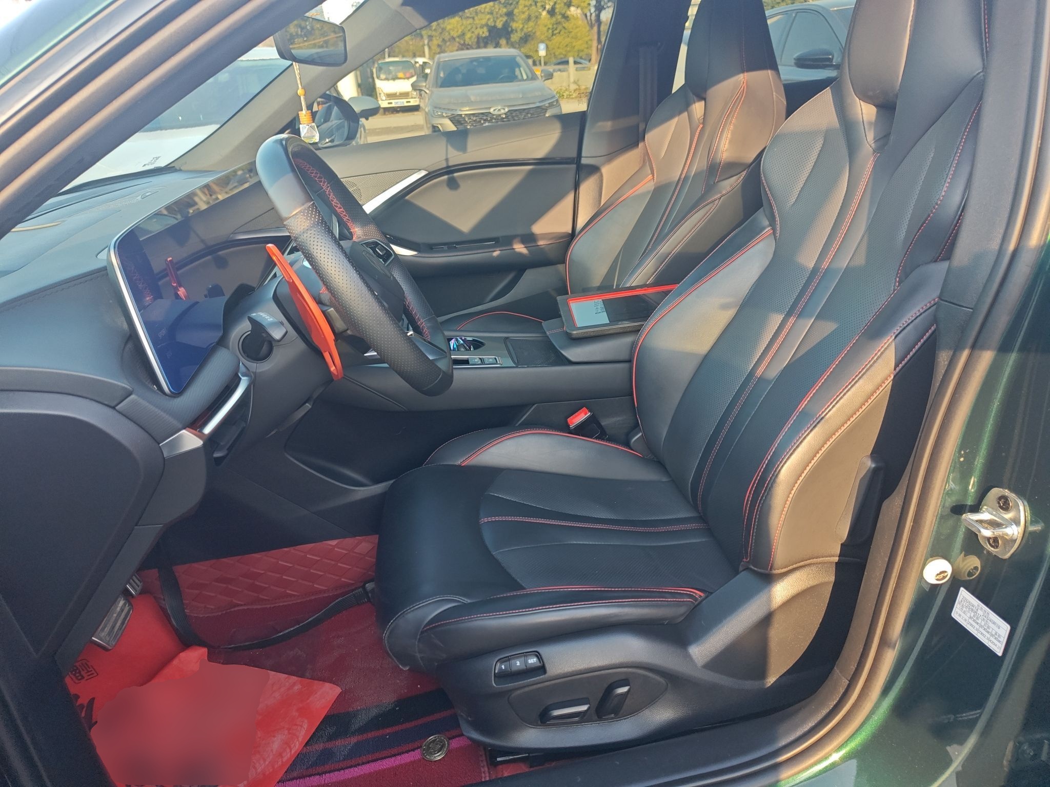 Переднее сиденье в автомобиле