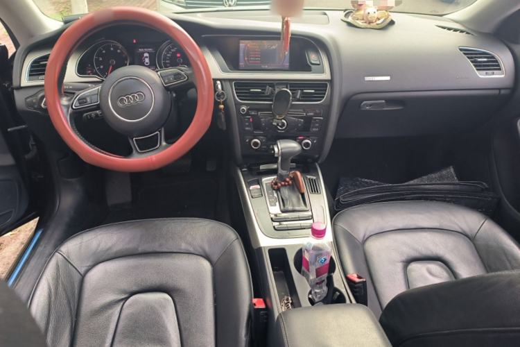 Used Audi A5 2012 2.0TFSI Sportback Center Console