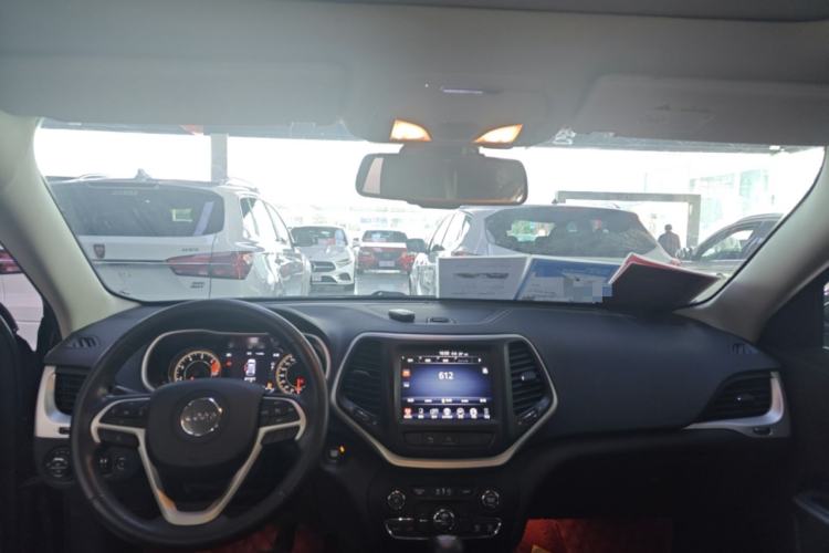 Used Jeep Cherokee 2020 2.0L Two-Wheel Drive Classic Sports Edition