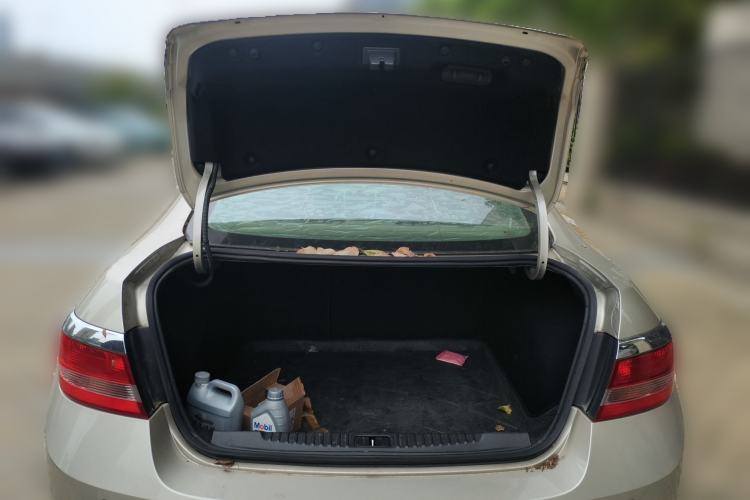 Used Buick GT 2013 GT 1.8L Automatic Fashion Edition Trunk