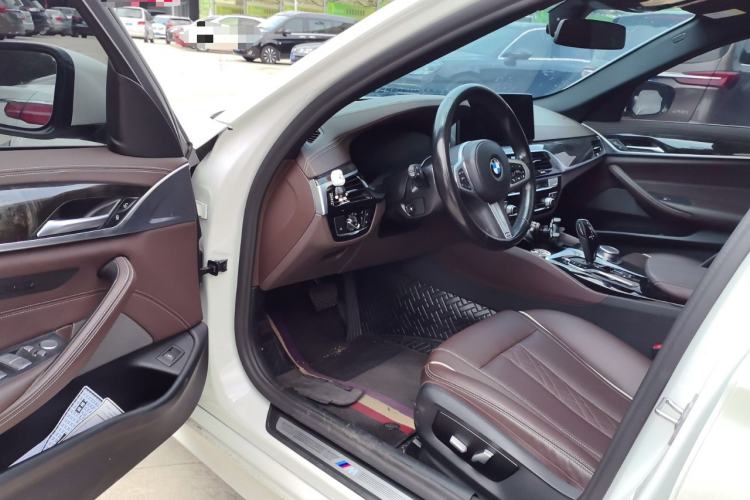 Used BMW 5 Series 2022 Restyled 525Li M Sport Package Driver Seat