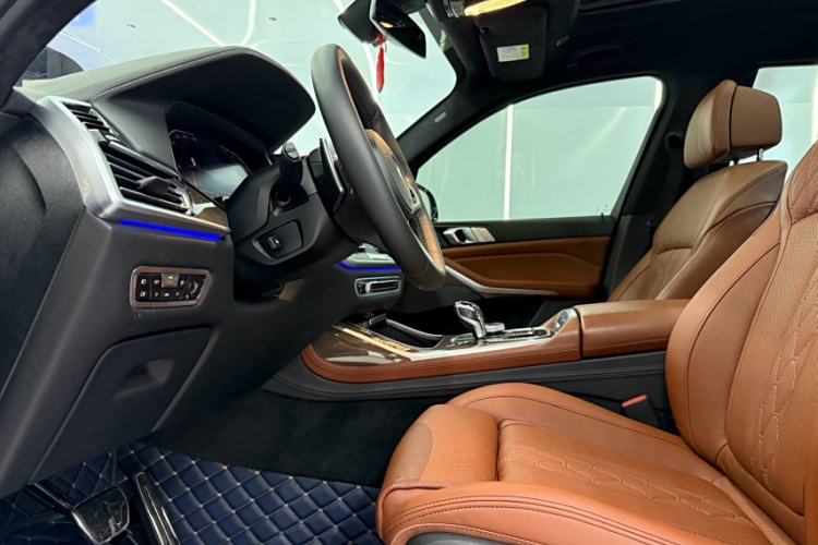 Used BMW X7 2020 xDrive40i Luxury M Sport Package
