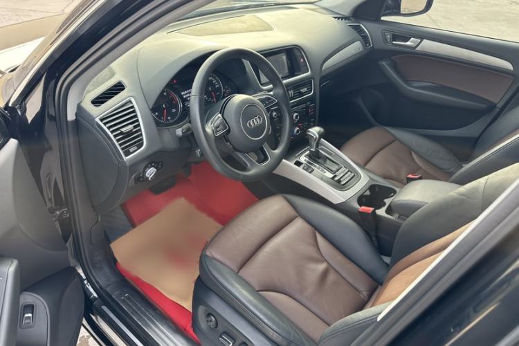 Used Audi Q5 2018 Collector's Edition 40 TFSI Ambition Model
