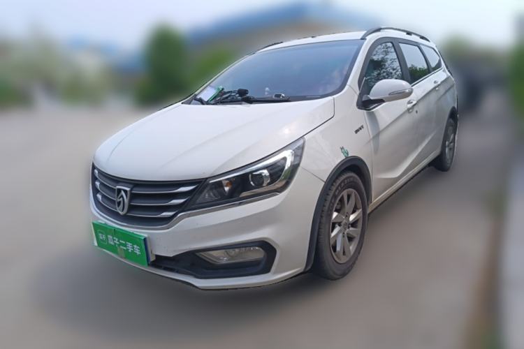 Used Baojun 310W 2017 1.5L Manual Fashion Model China V