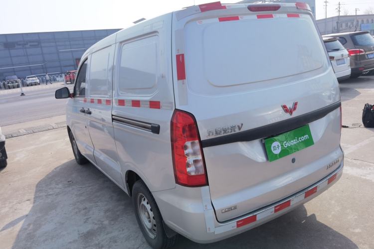 Used Wuling Hongguang V 2022 1.5L Jingqu Edition Enclosed-Window Vehicle with Electric Power Steering LAR
