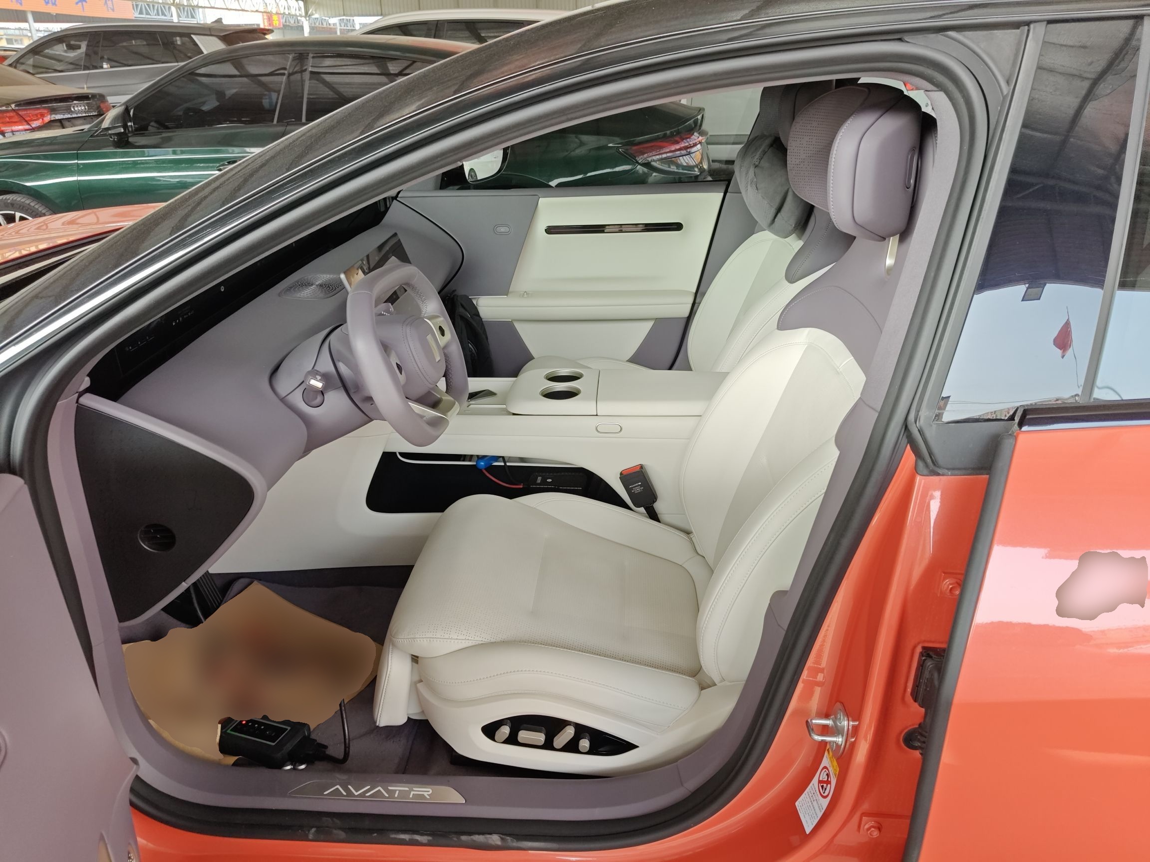 Переднее сиденье в автомобиле