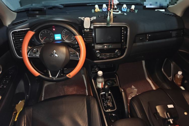 Used Mitsubishi Outlander 2018 2.0L Two-Wheel-Drive Jiale Edition 7-Seater