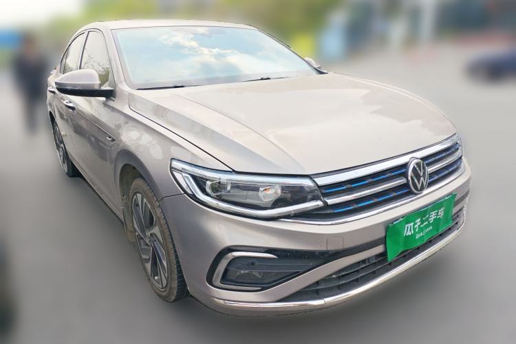 Used Volkswagen Bora 2023 280TSI DSG Prestige Edition Front Right 45 Deg