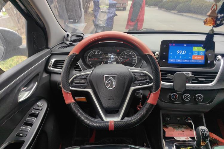 Used Baojun 730 2019 1.5L Manual Fashion Model 7-seater National V
