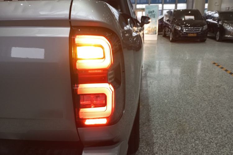 Used Great Wall King Kong Poer 2024 2.0T Automatic 8AT Diesel Two-Wheel-Drive Elite Flatbed